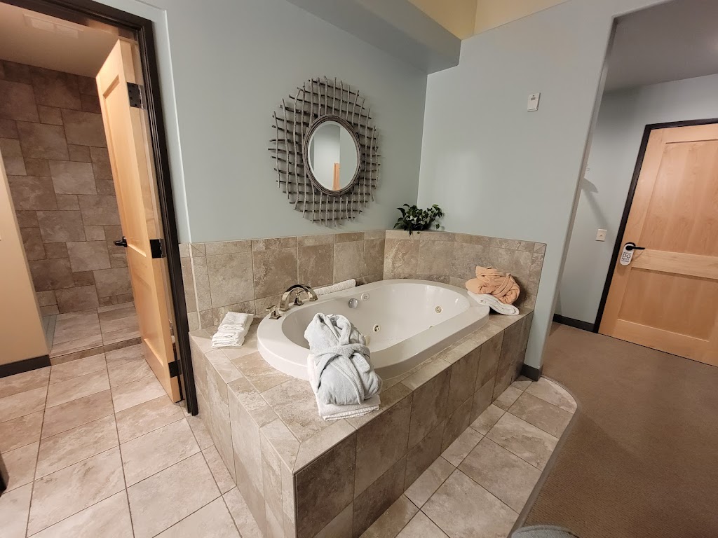  Blue Wave Inn & Sandbar Restaurant