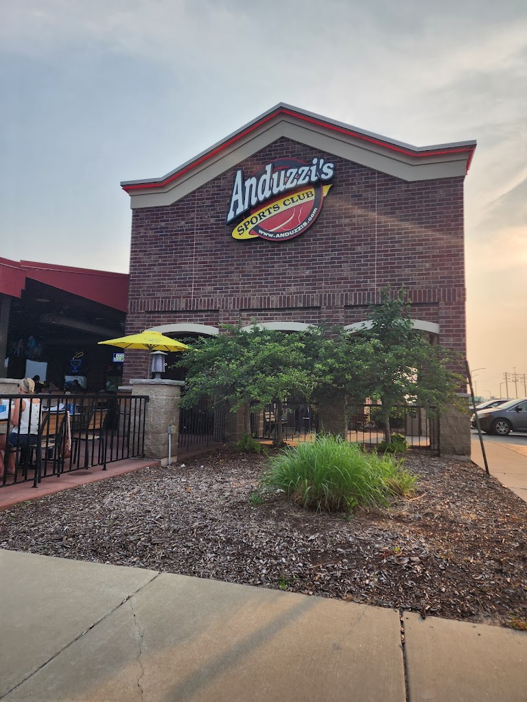 Anduzzi's Sports Club - Howard