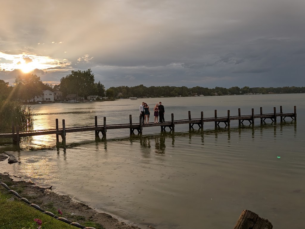  Michael's On The Lake