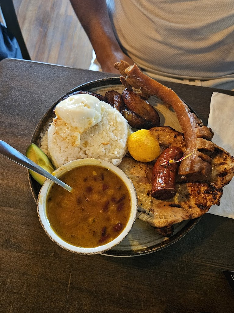  La Pollera Colombiana Restaurant