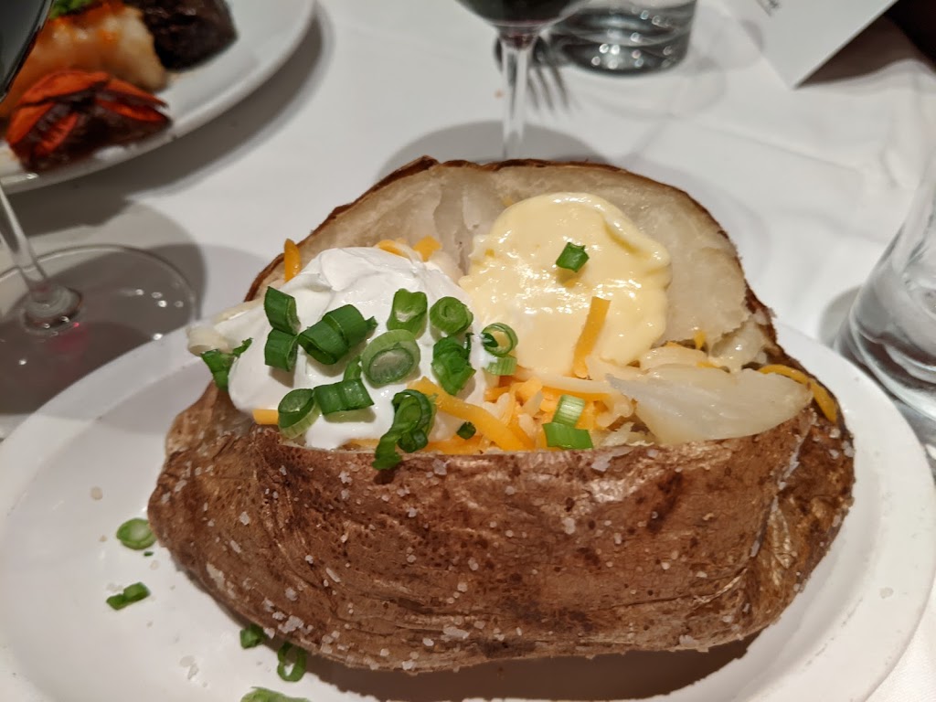  Fleming’s Prime Steakhouse & Wine Bar