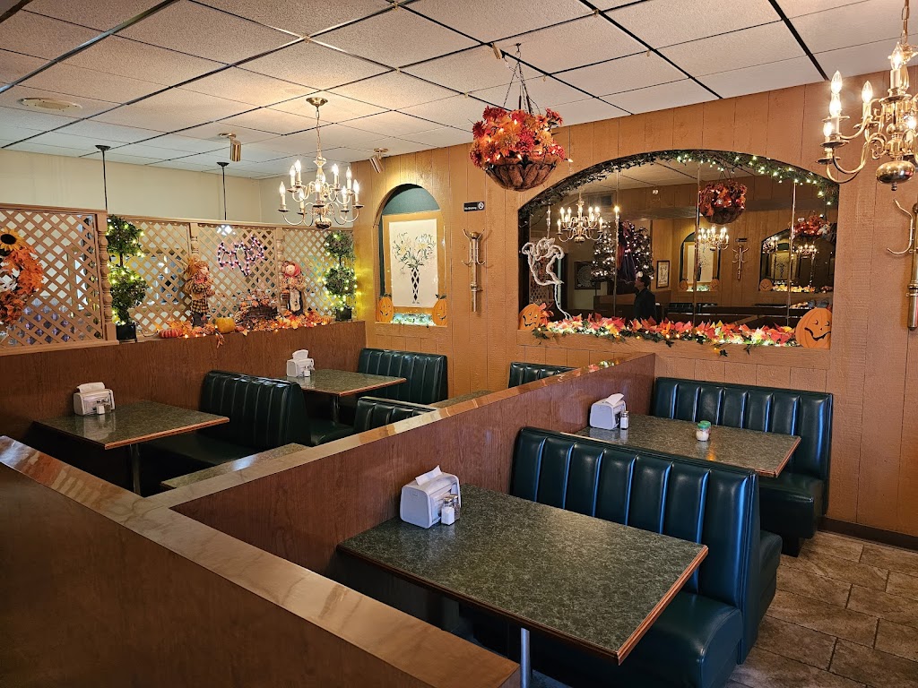  Drag's Restaurant & Roman Lounge