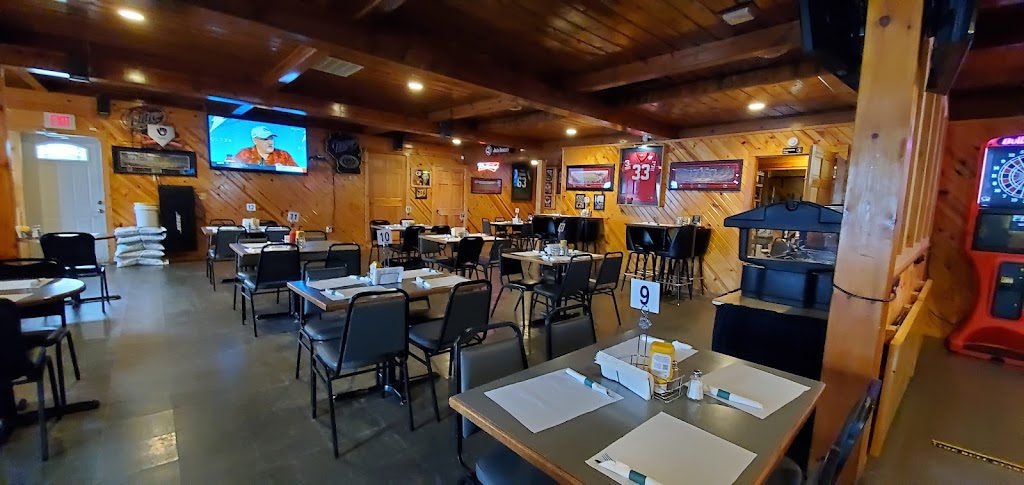  Trail Side Sports Bar & Grill Weston