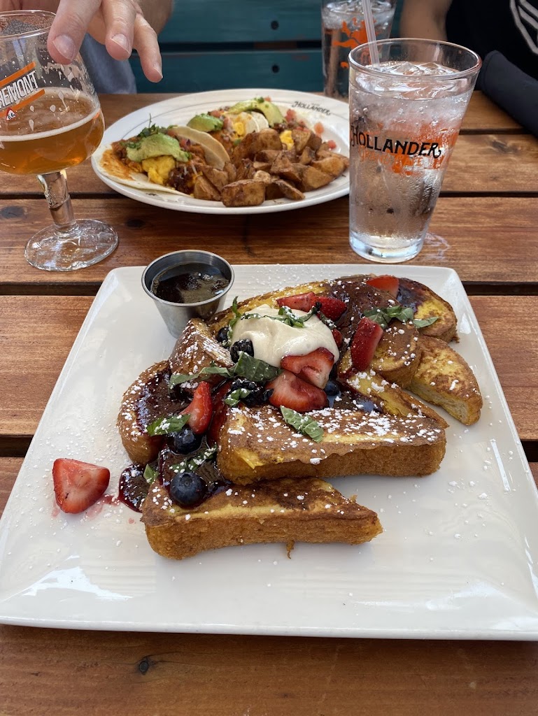  Café Hollander Brookfield Corners