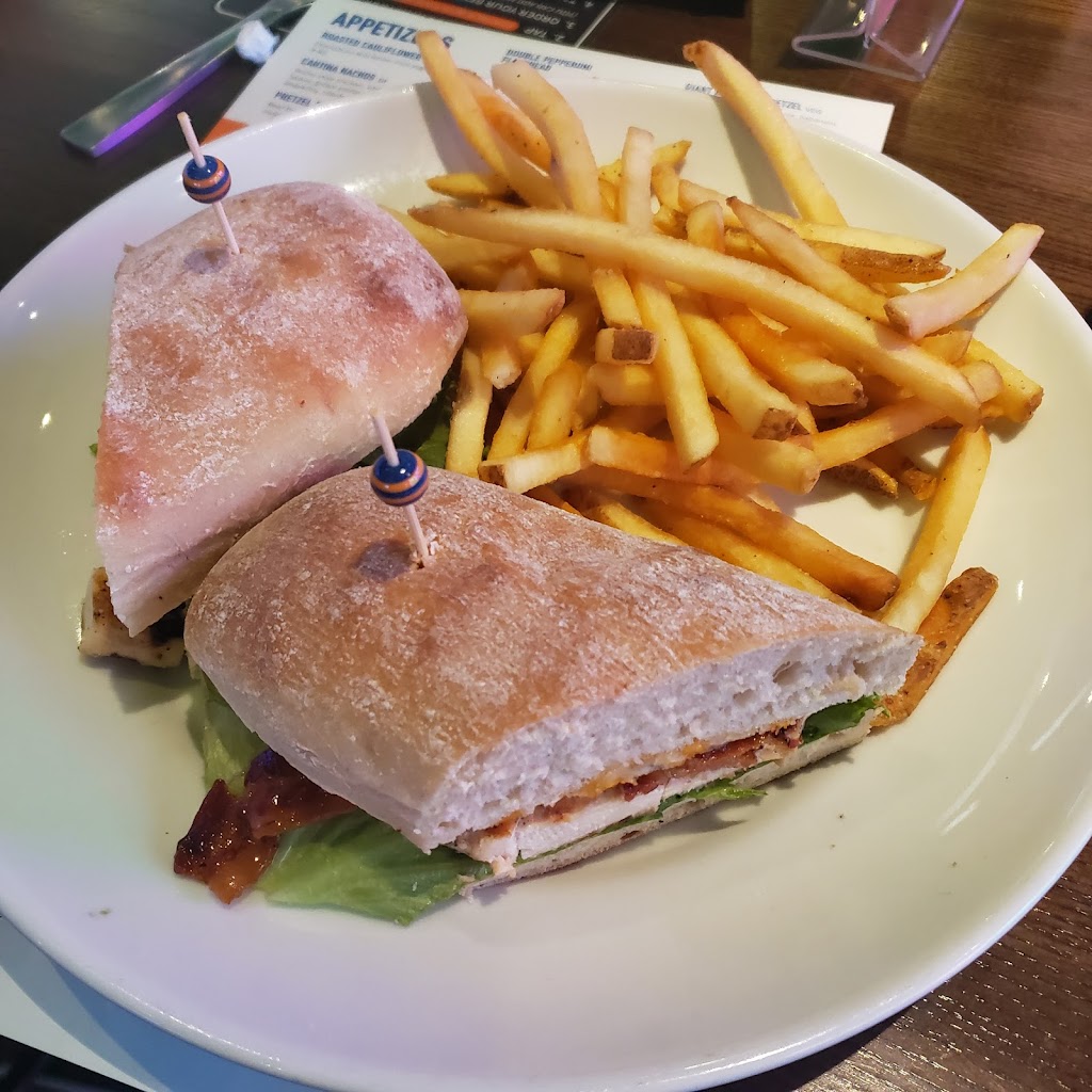  Dave & Buster's Green Bay