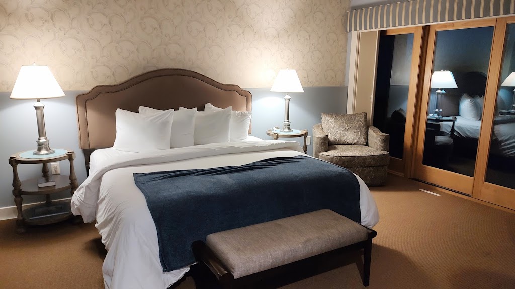  Blue Wave Inn & Sandbar Restaurant