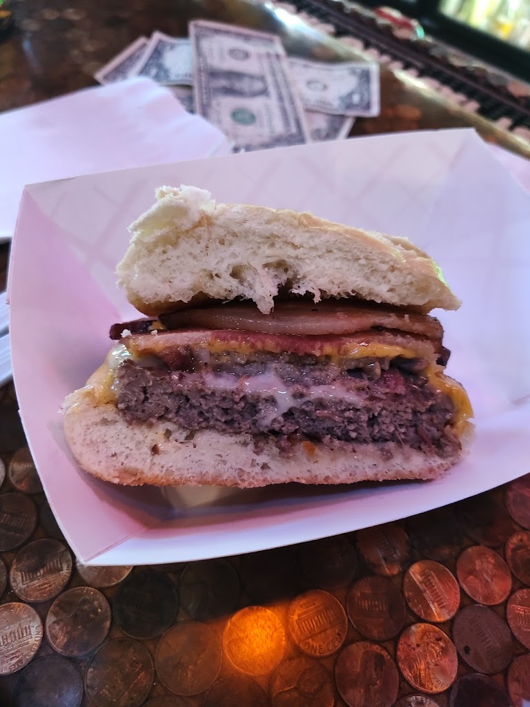  Bucknuckles Bar & Grill