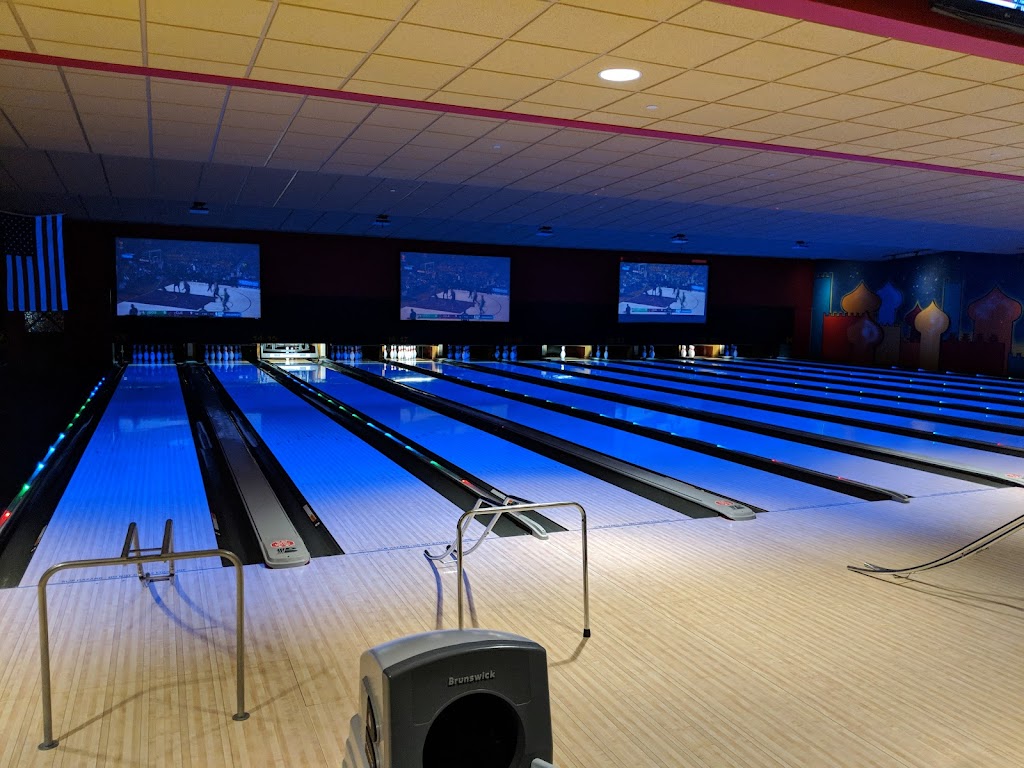  Volcano Lounge & Lanes