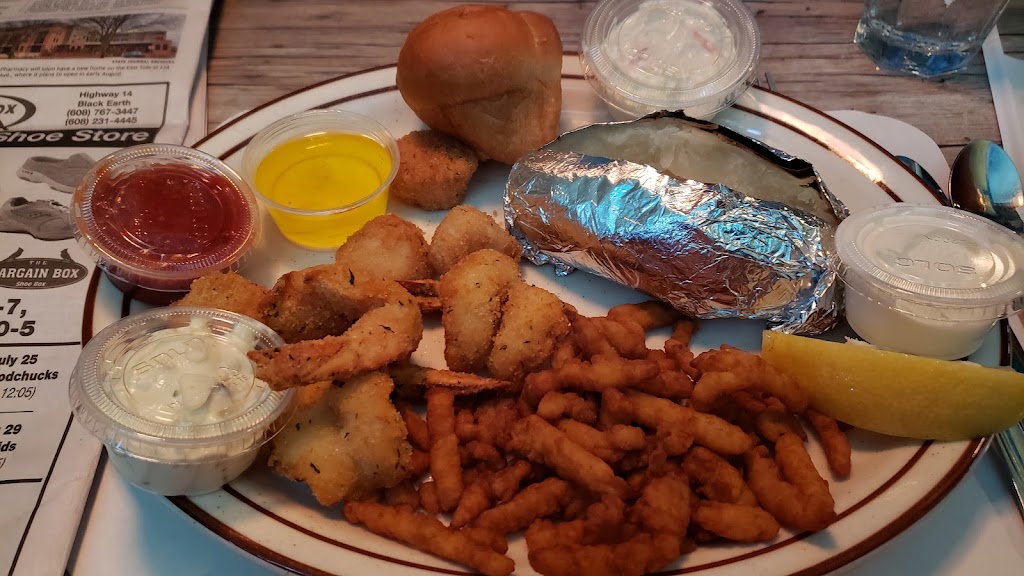  Salty's Seafood & Spirits