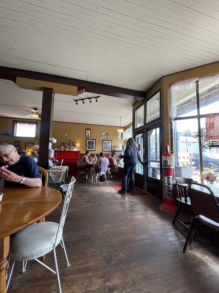  Please refer to Aroma Cozy Cafe’s google site. New owners. Thankyou.