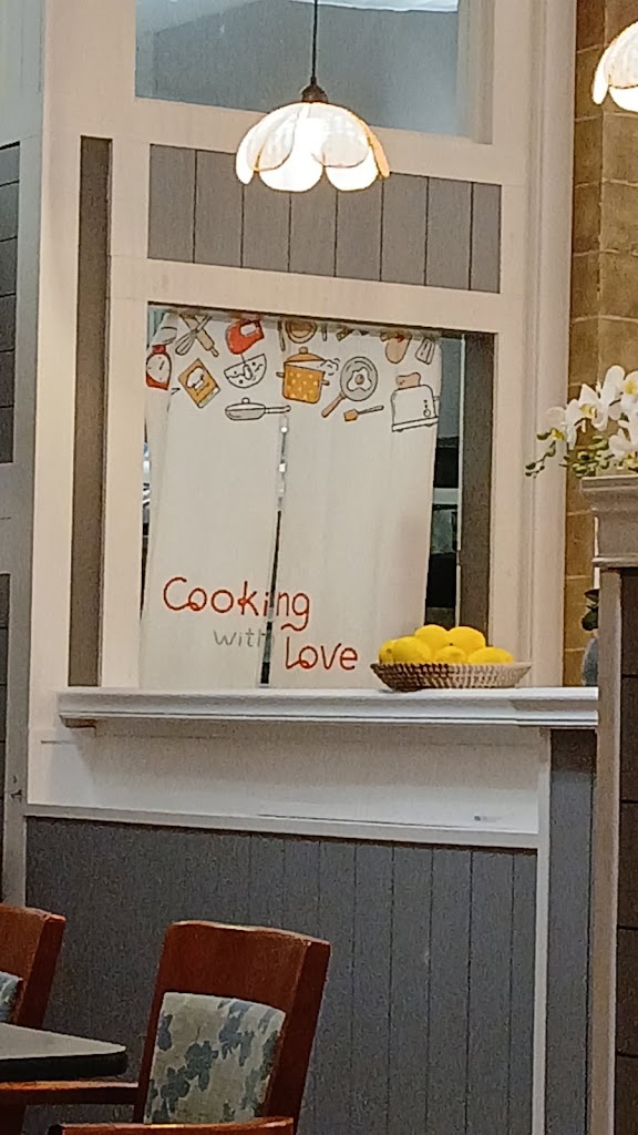  Lily Thai Restaurant