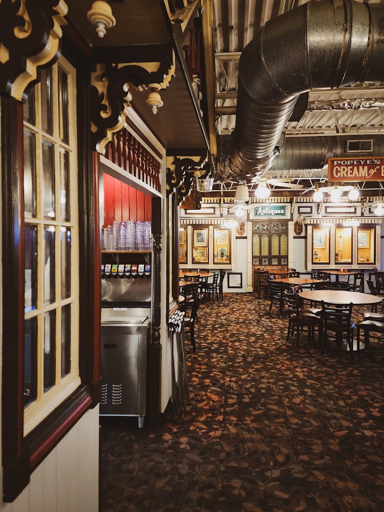  Popeye's on Lake Geneva