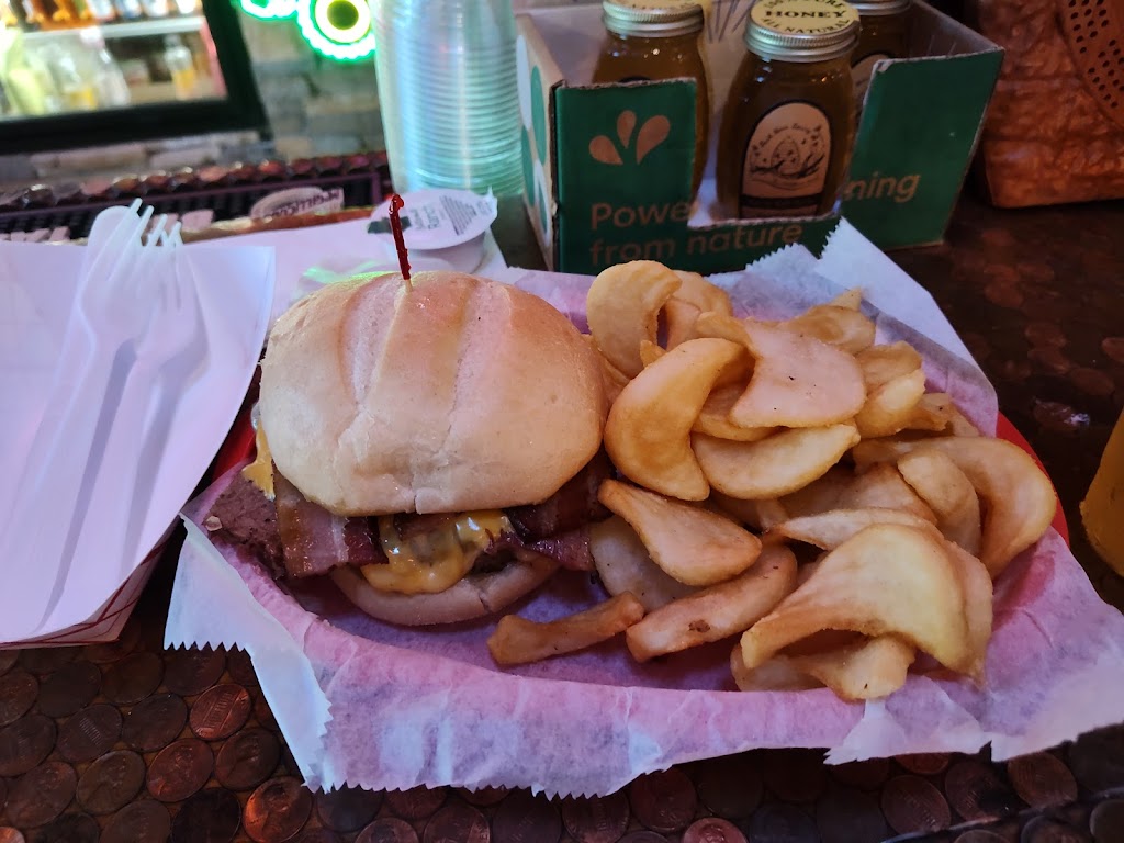  Bucknuckles Bar & Grill