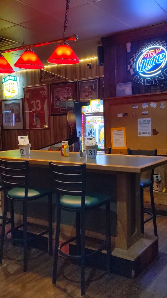  Village Inn Sports Bar, Grill & Pizzeria