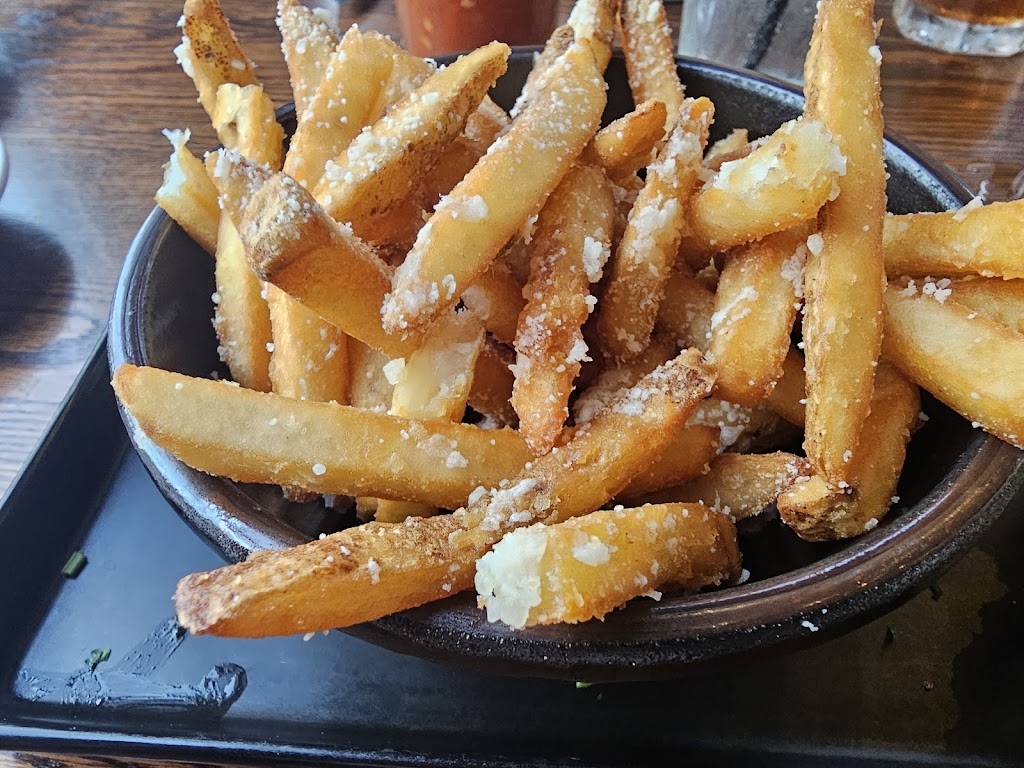  Fratellos Riverfront Restaurant