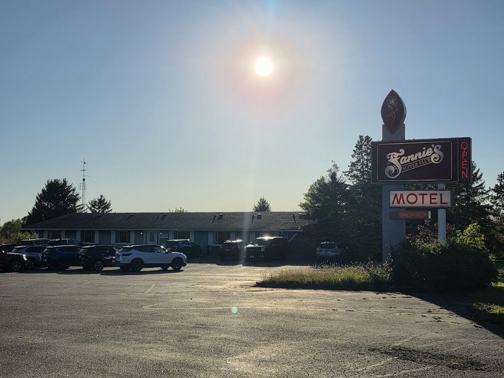  Fannies Supper Club & Motel