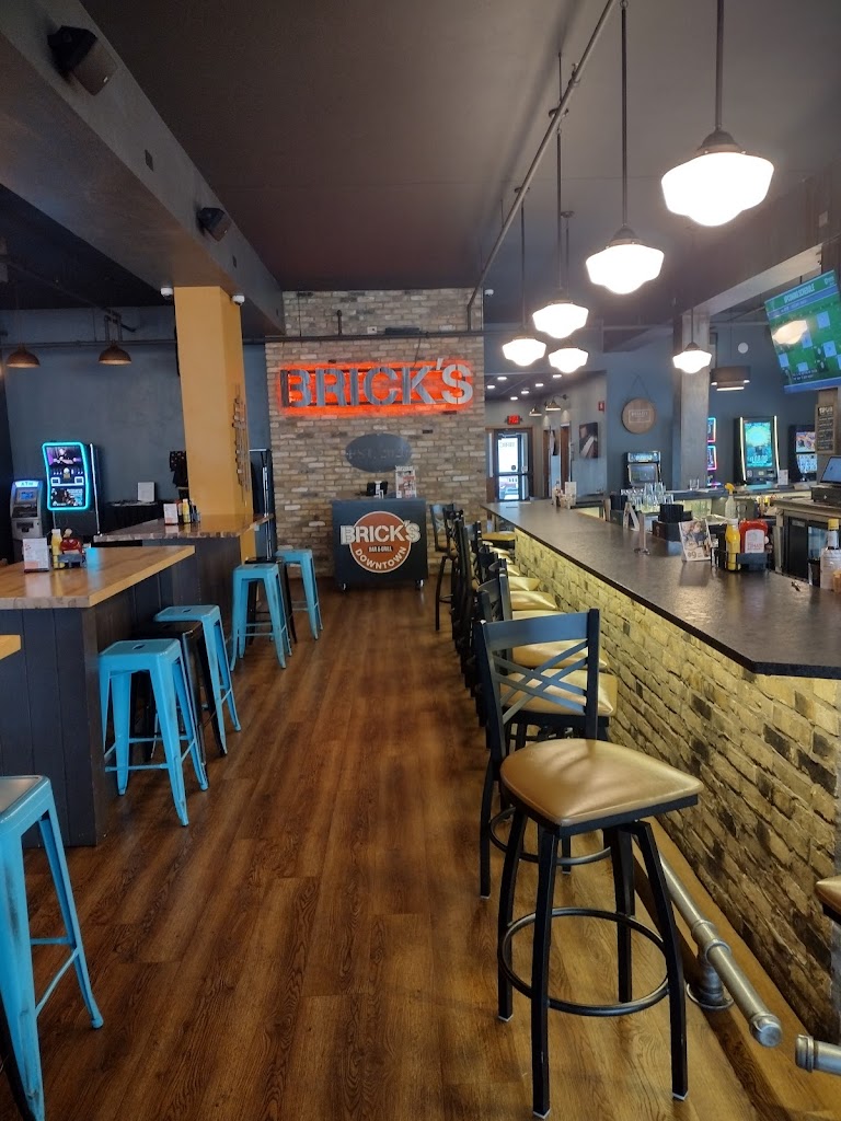  Brick's Downtown Bar & Grill