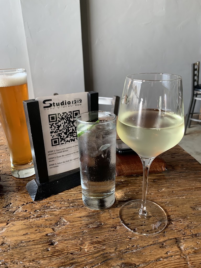  Studio 1212 Cafe & Wine Bar