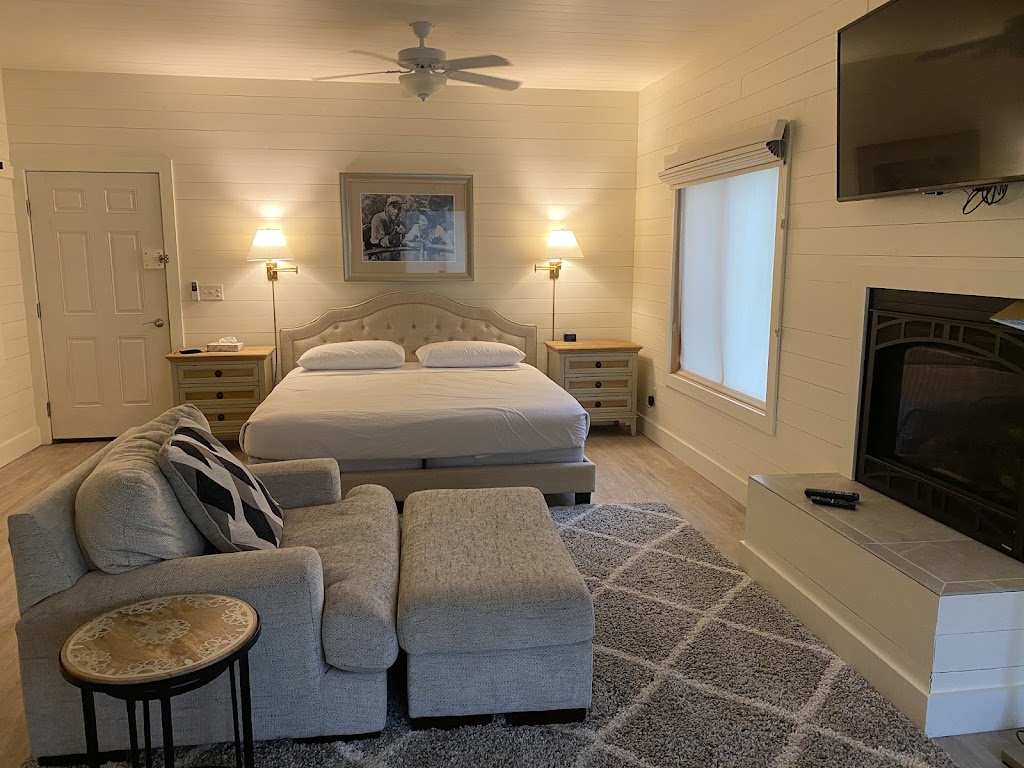  The Inn On Madeline Island