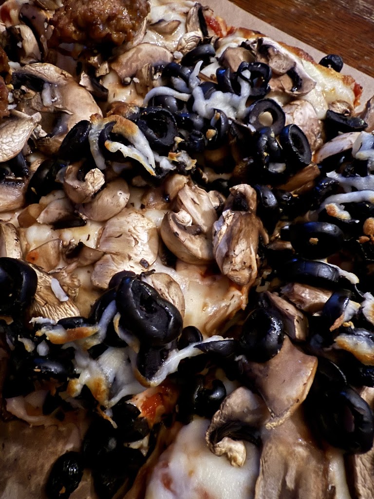  Gem City Saloon & Eatery