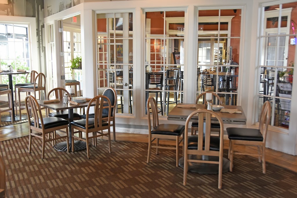  Harvey’s Central Grille