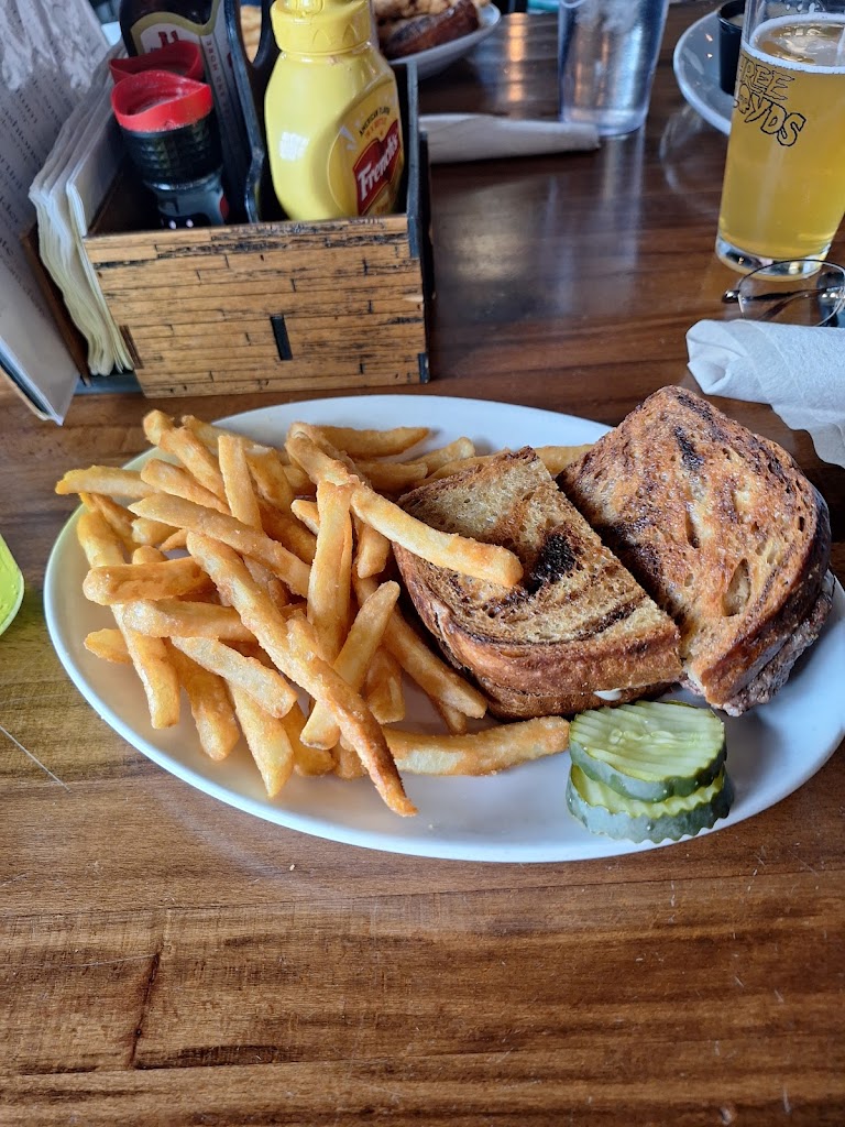  The Night Owl Sports Pub & Eatery