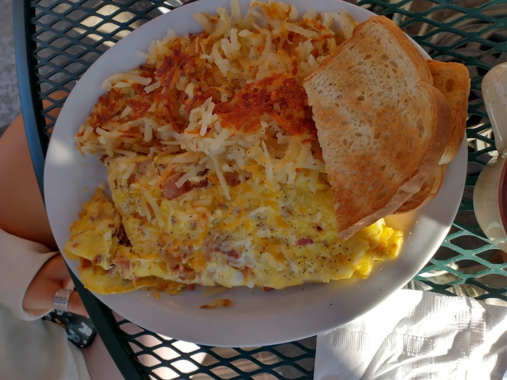  Paradise Bar & Grill