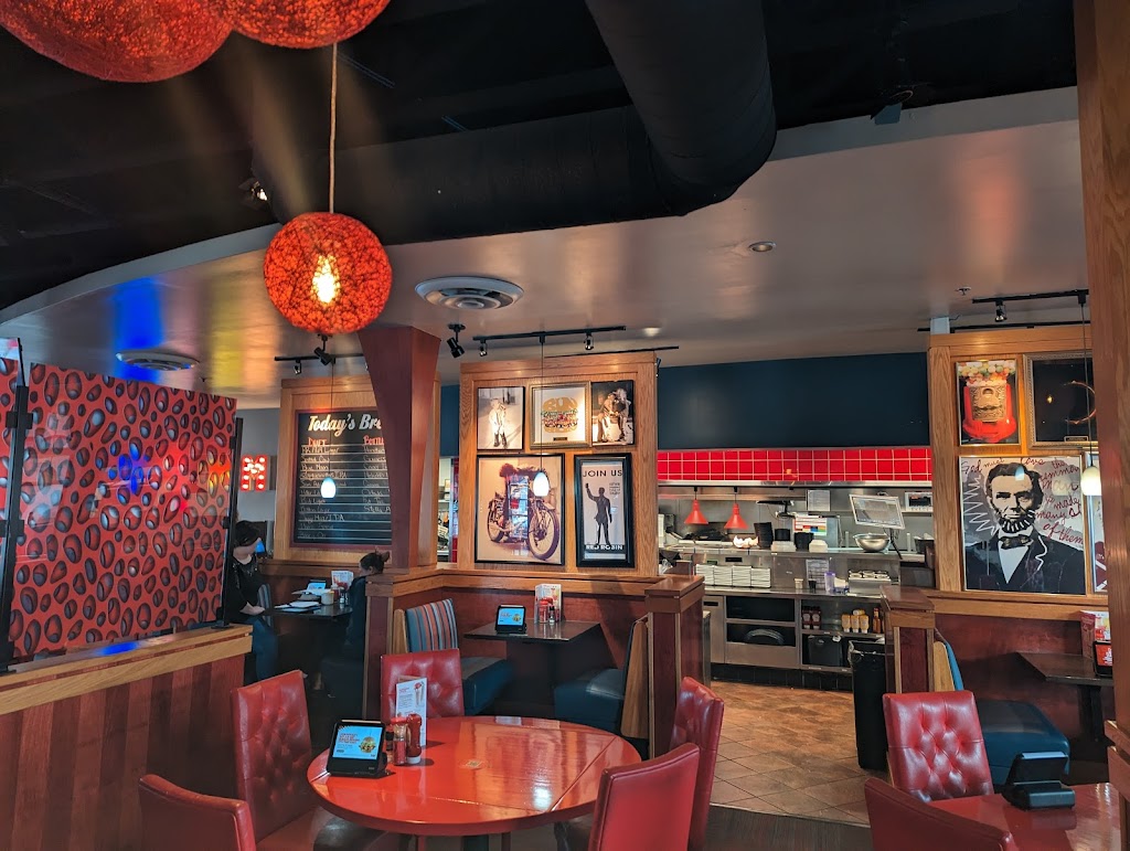  Red Robin Gourmet Burgers and Brews