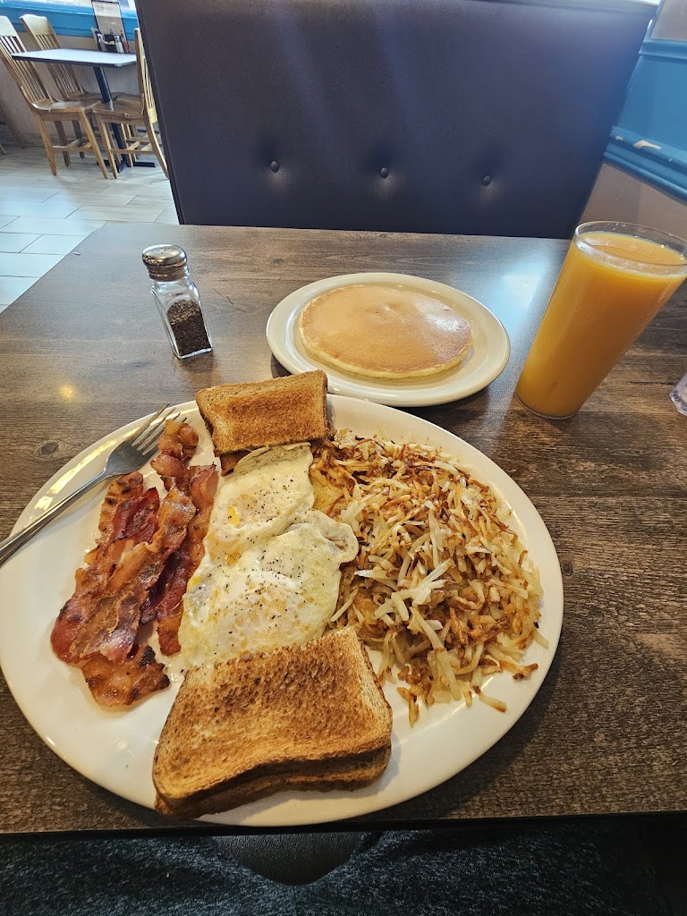  Lala's Cafe and Catering