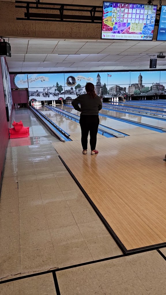  Les & Jim's Lincoln Lanes