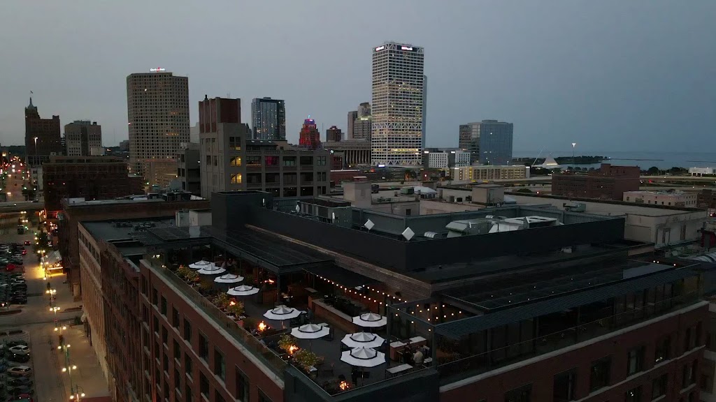  Kimpton Journeyman Hotel