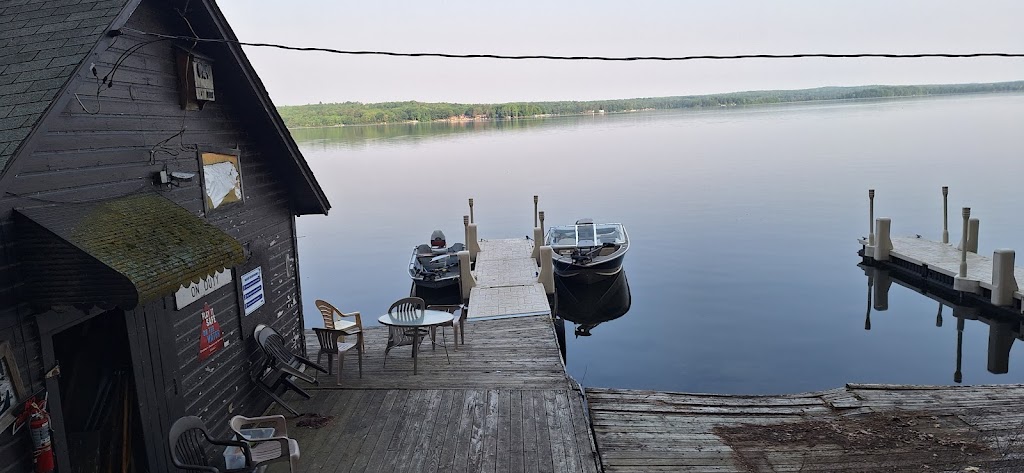  Lincolnwood Resort & Bar