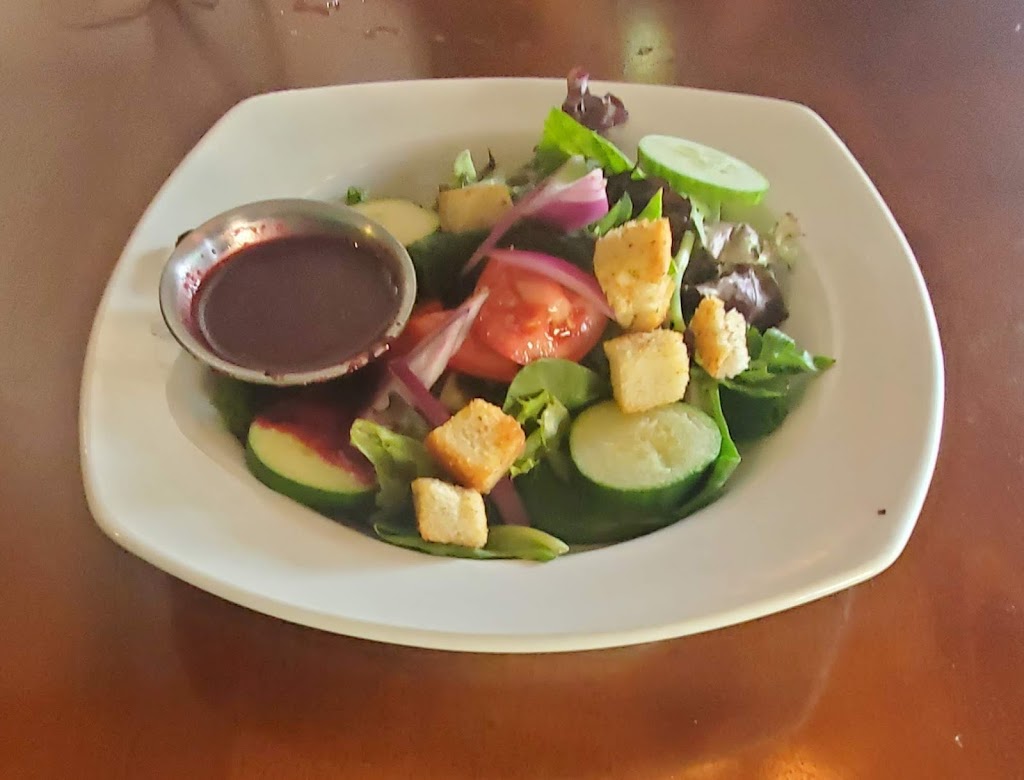  Mallory's Restaurant & Rooftop Bar