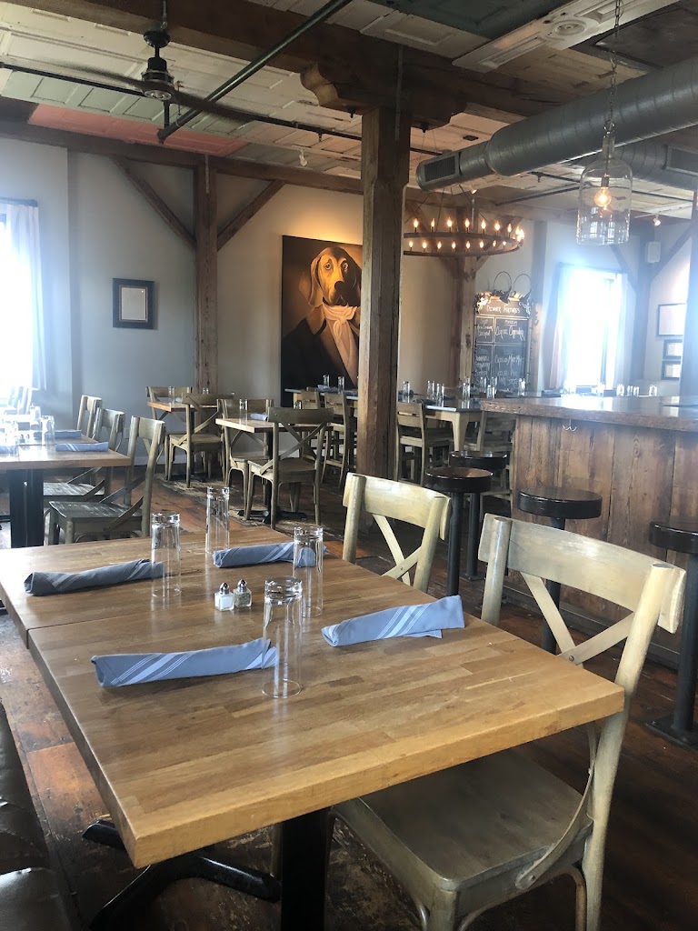  Bleu Restaurant & Lounge