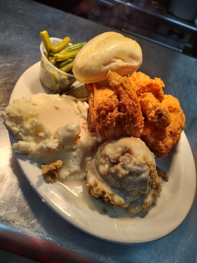  Norm's Hollow Campground Bar & Grill