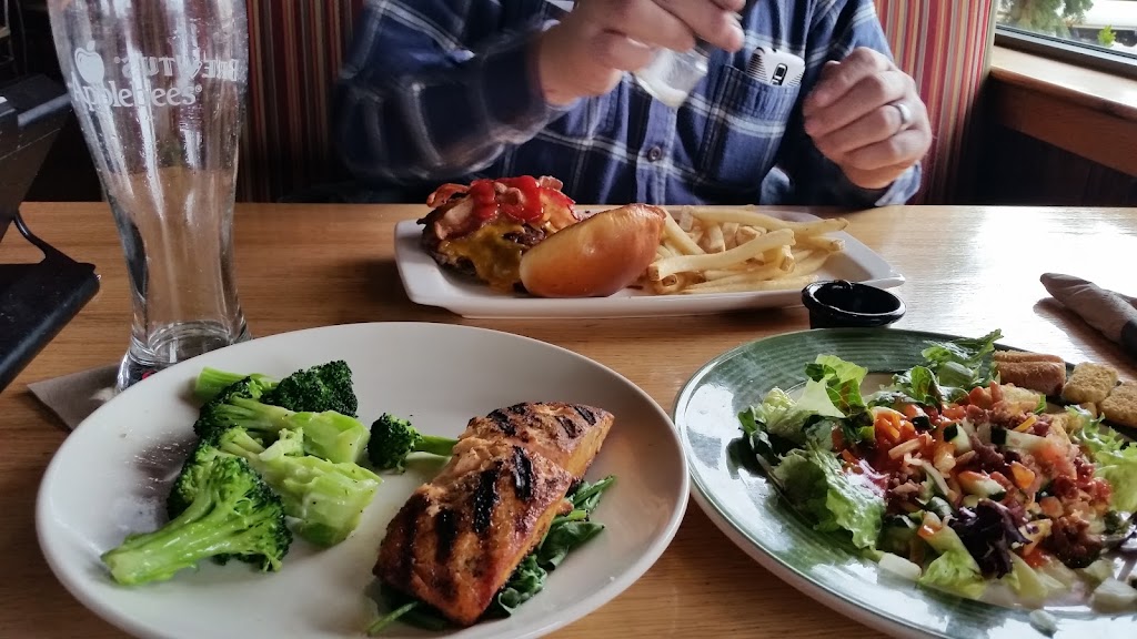  Applebee's Grill + Bar