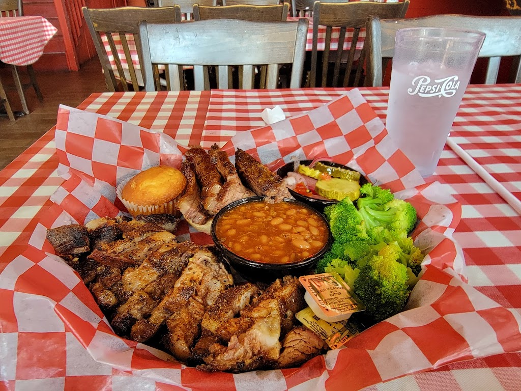  Famous Dave's Bar-B-Que