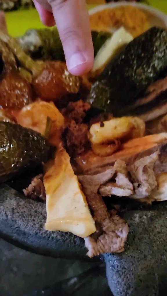  El Azteca Mexican Restaurant