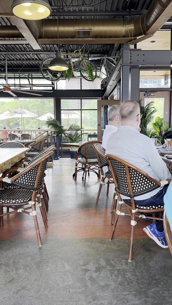  Café Hollander Hilldale