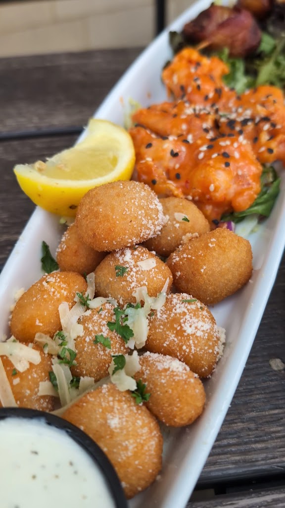  Buck & Honey's - Monona