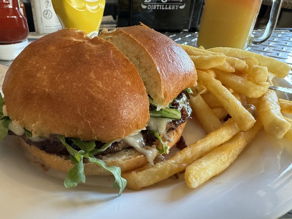  Shipwrecked Brew Pub & Restaurant