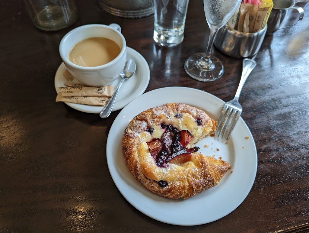  Le Reve Pâtisserie & Café