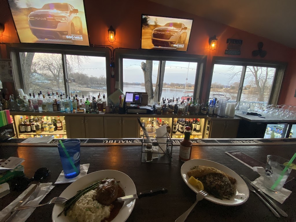  Castaway's on the Island