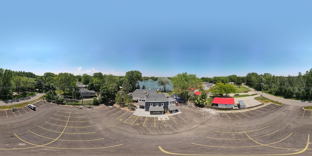  Waller's on the Lake