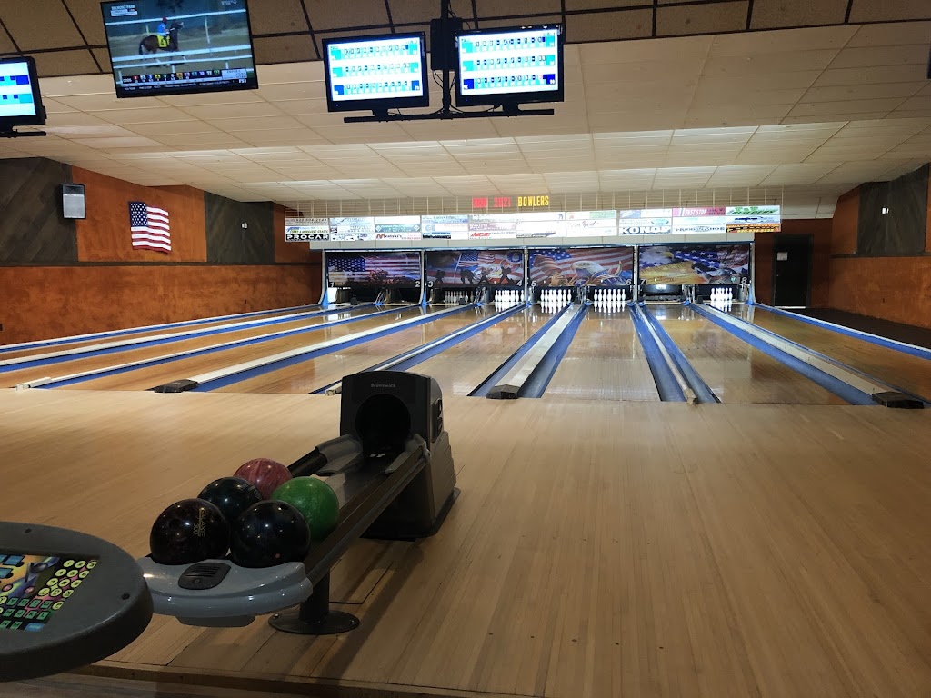  Lena Lanes