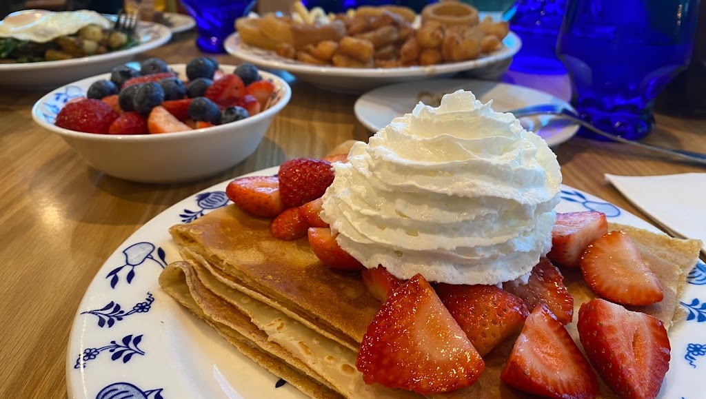  Al Johnson’s Swedish Restaurant & Butik