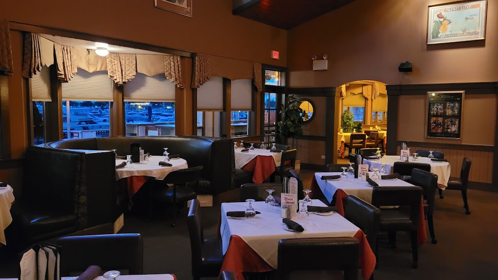  Corner House on the Lake