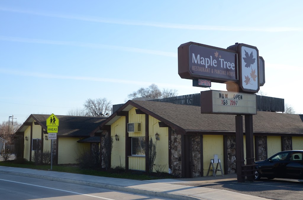  Maple Tree Restaurant & Pancake House