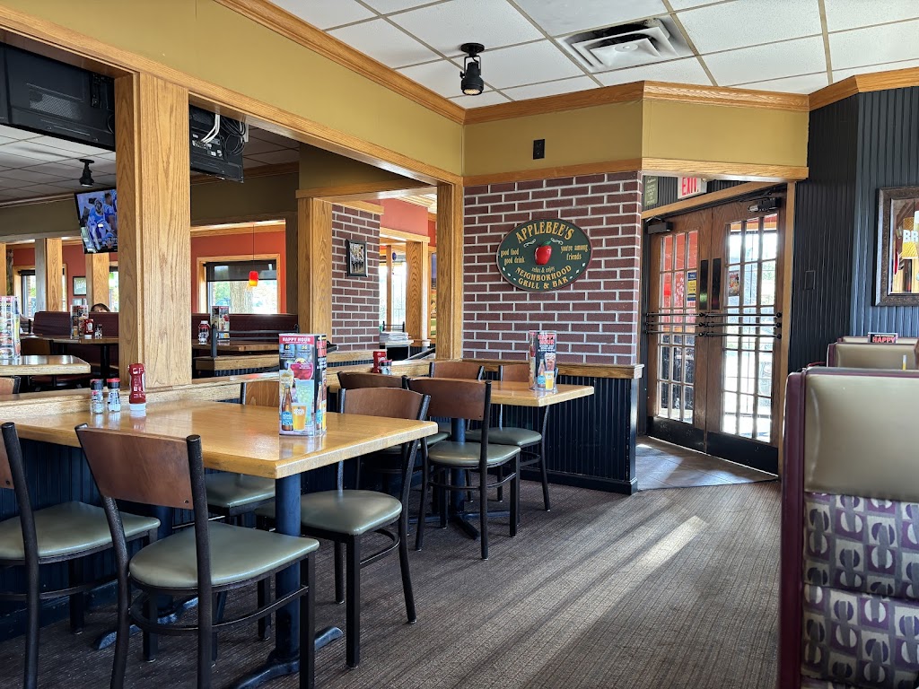  Applebee's Grill + Bar