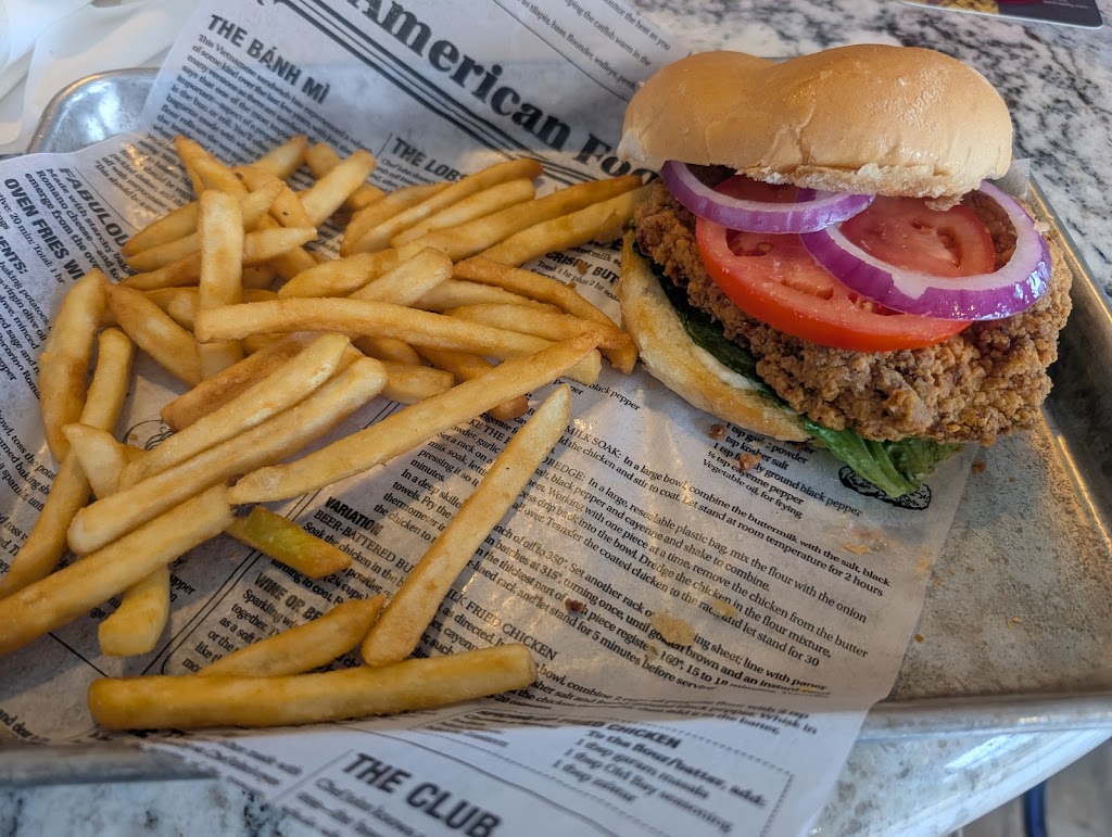  Lucky's Pub and Grill